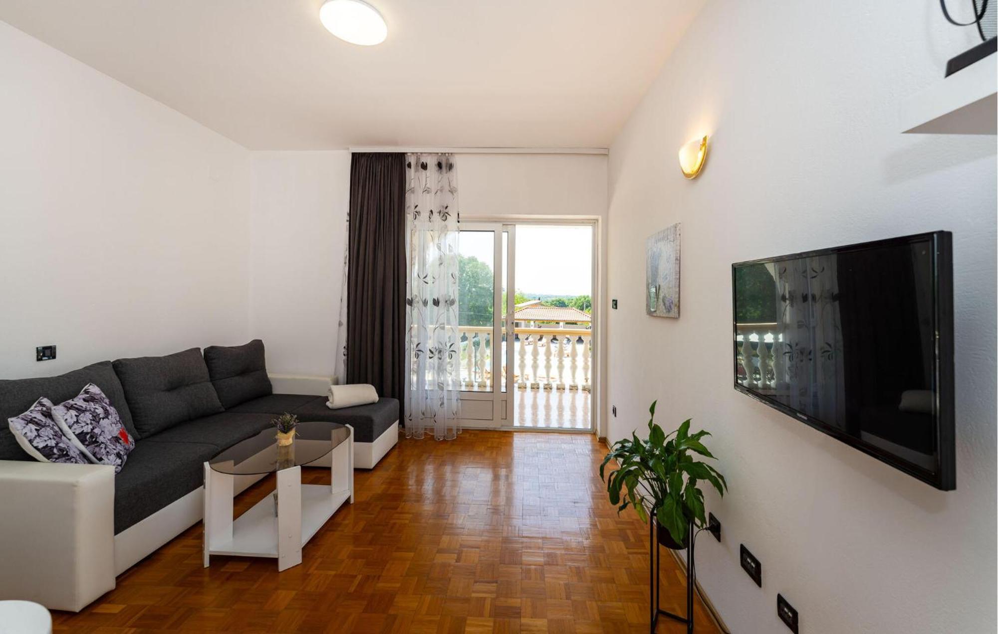 Beautiful Apartment In Galovac With Kitchen Εξωτερικό φωτογραφία