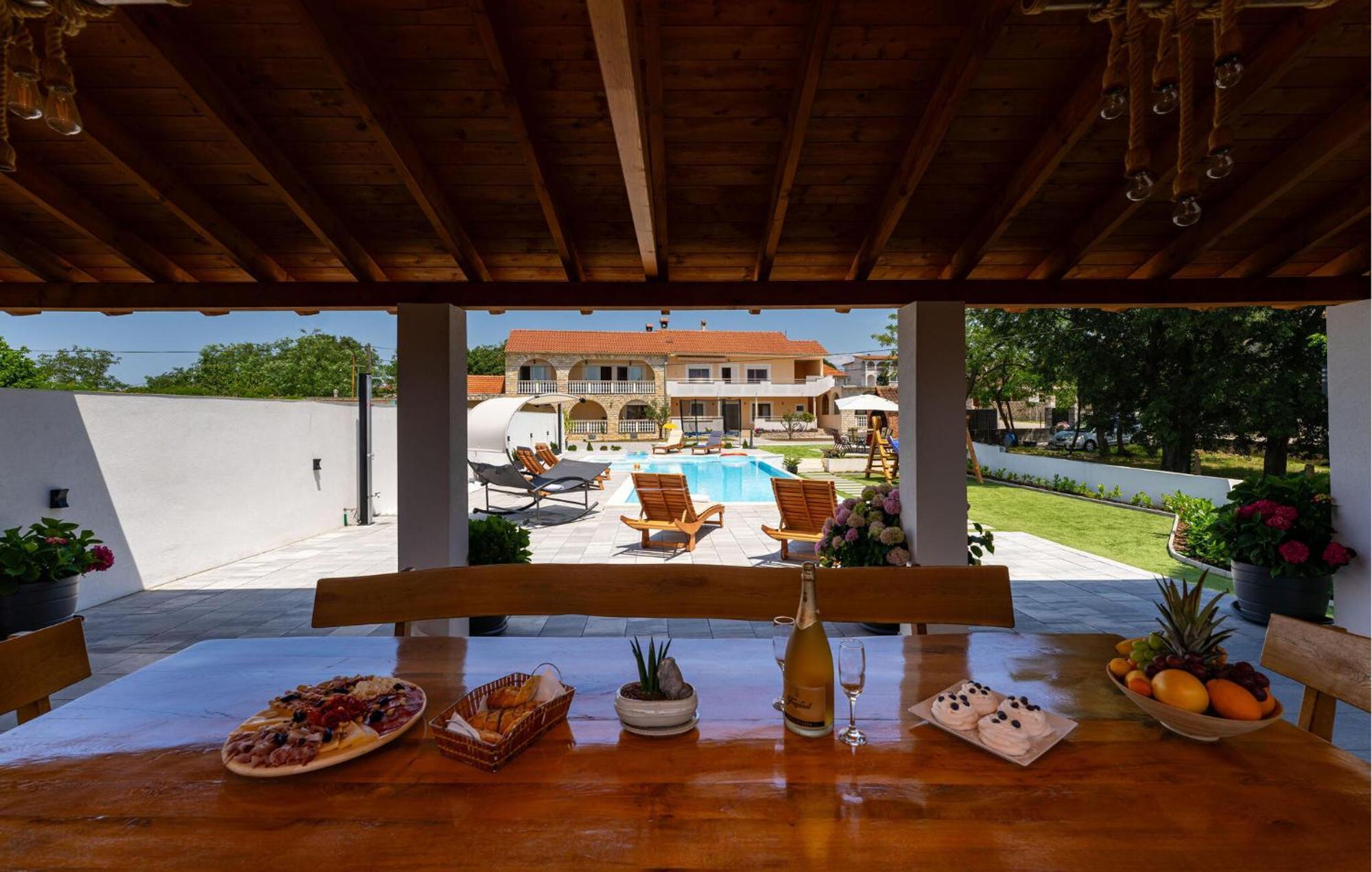 Beautiful Apartment In Galovac With Kitchen Εξωτερικό φωτογραφία