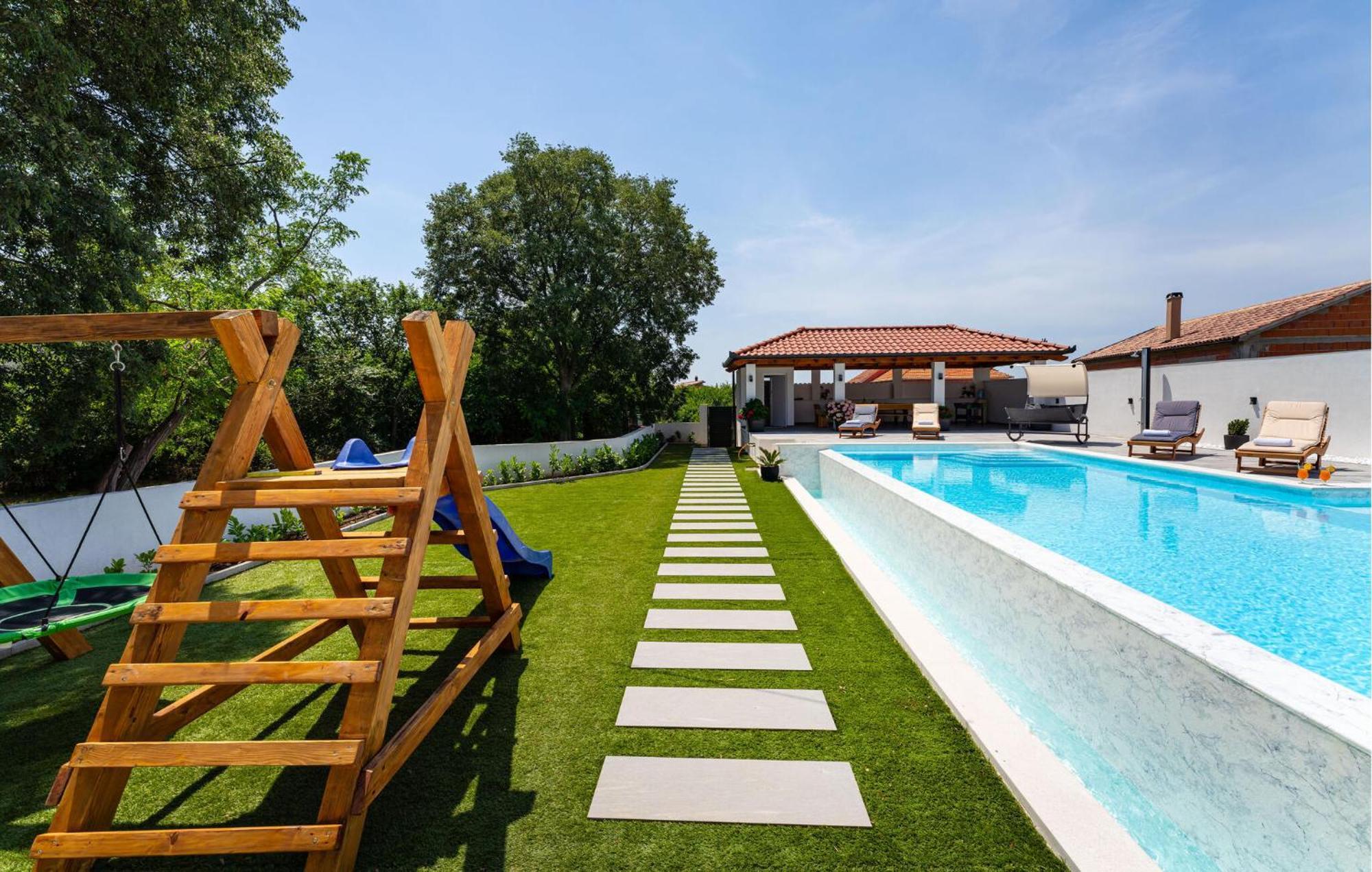 Beautiful Apartment In Galovac With Kitchen Εξωτερικό φωτογραφία